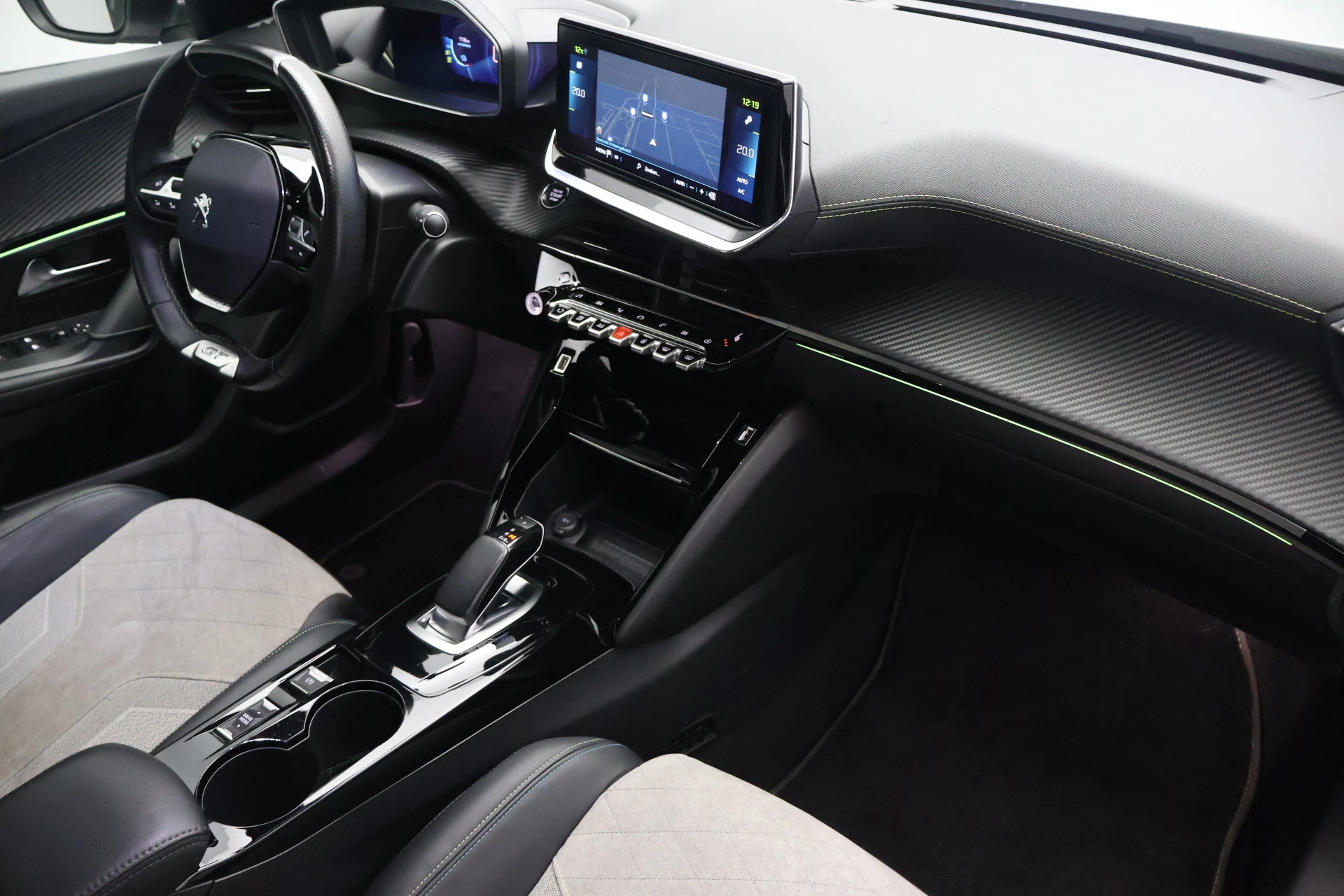 Hoofdafbeelding Peugeot e-2008