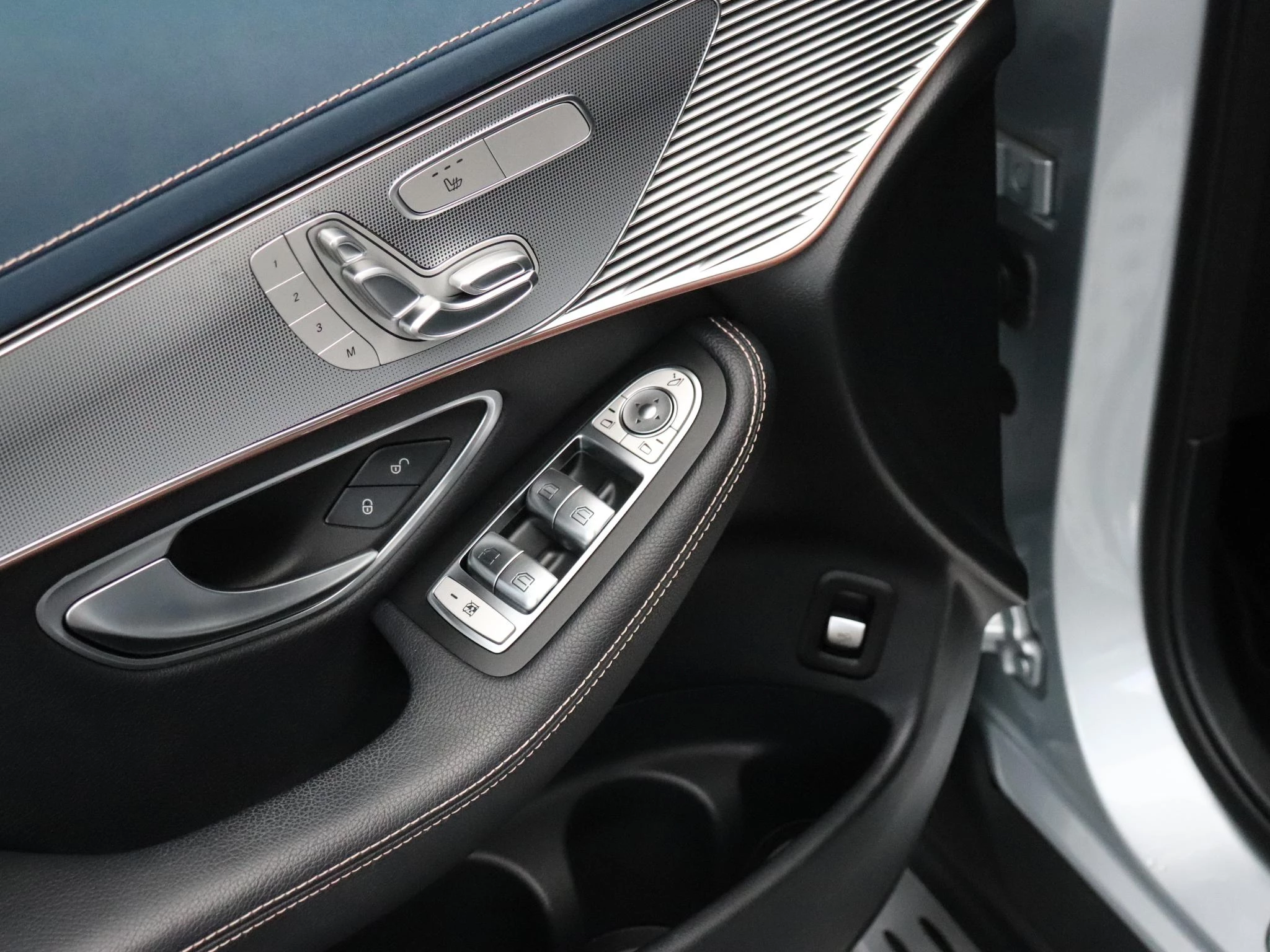 Hoofdafbeelding Mercedes-Benz EQC