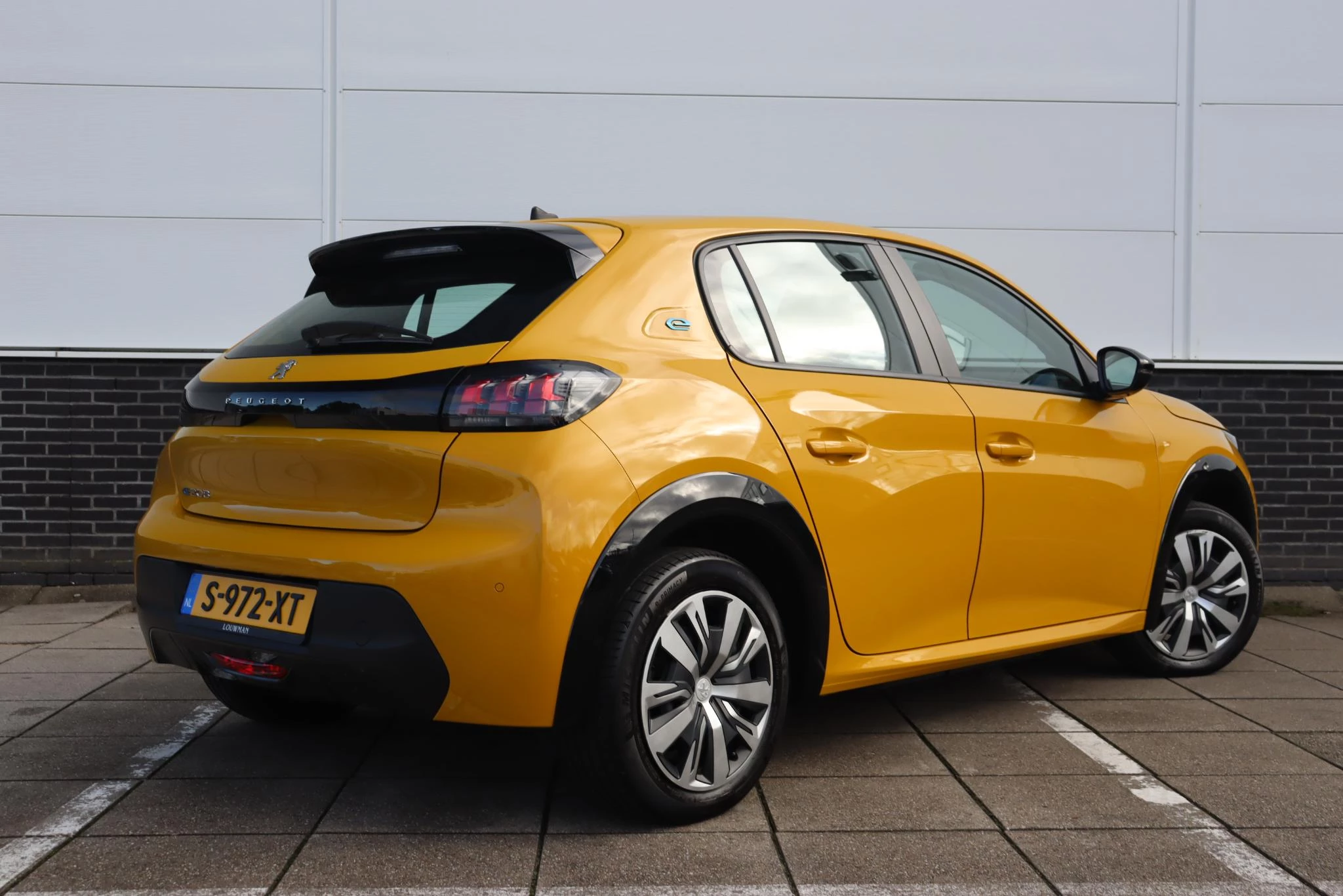 Hoofdafbeelding Peugeot e-208