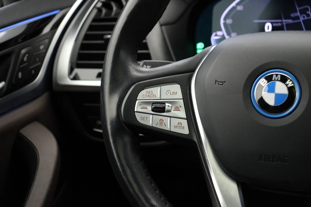 Hoofdafbeelding BMW iX3