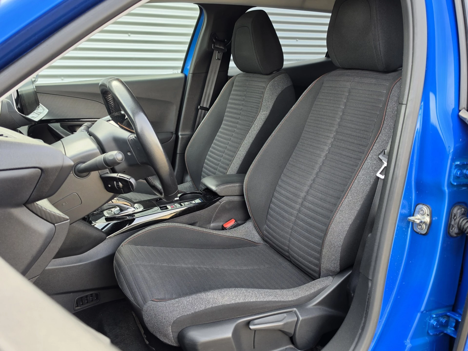 Hoofdafbeelding Peugeot e-2008