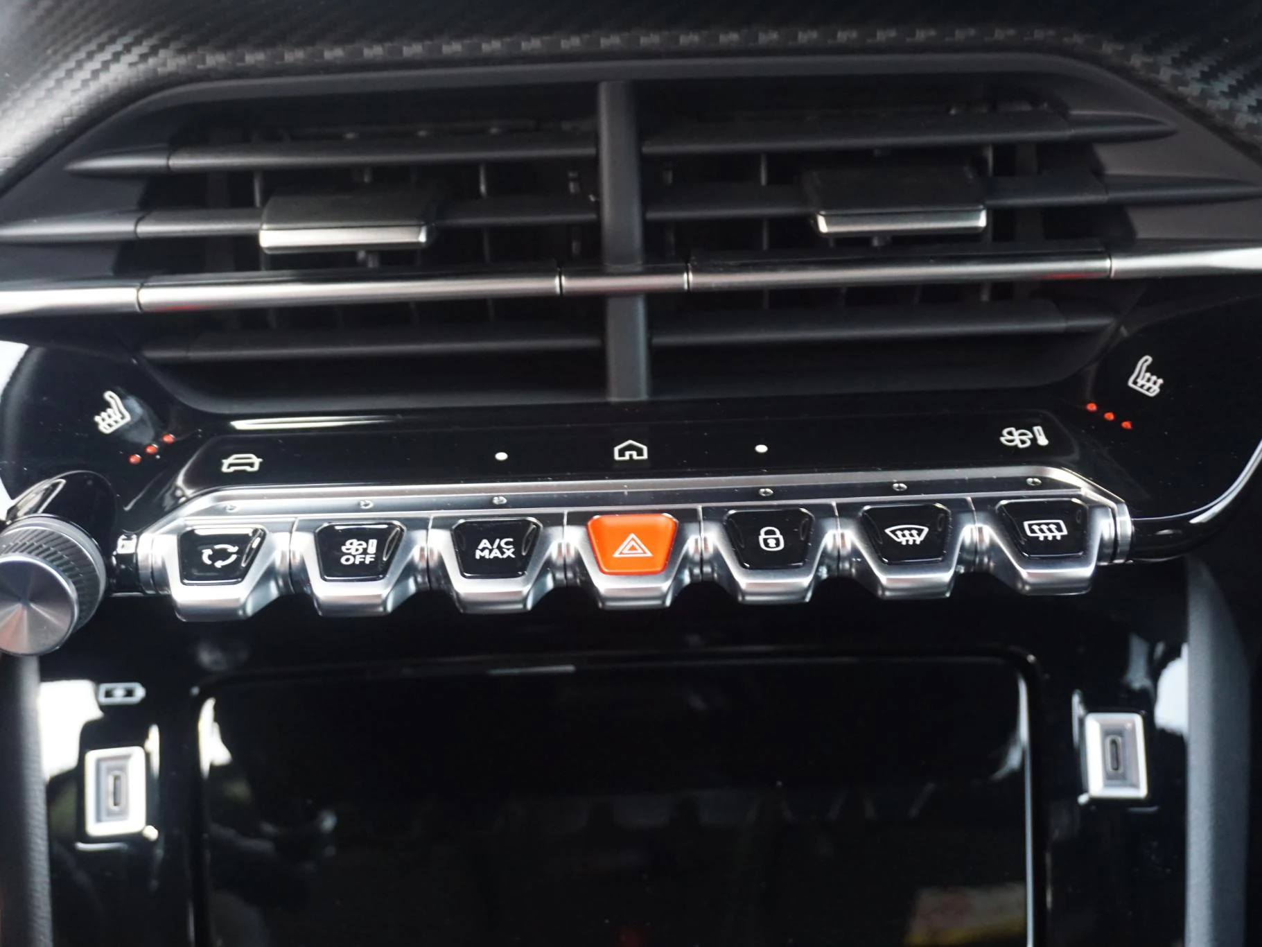 Hoofdafbeelding Peugeot e-2008