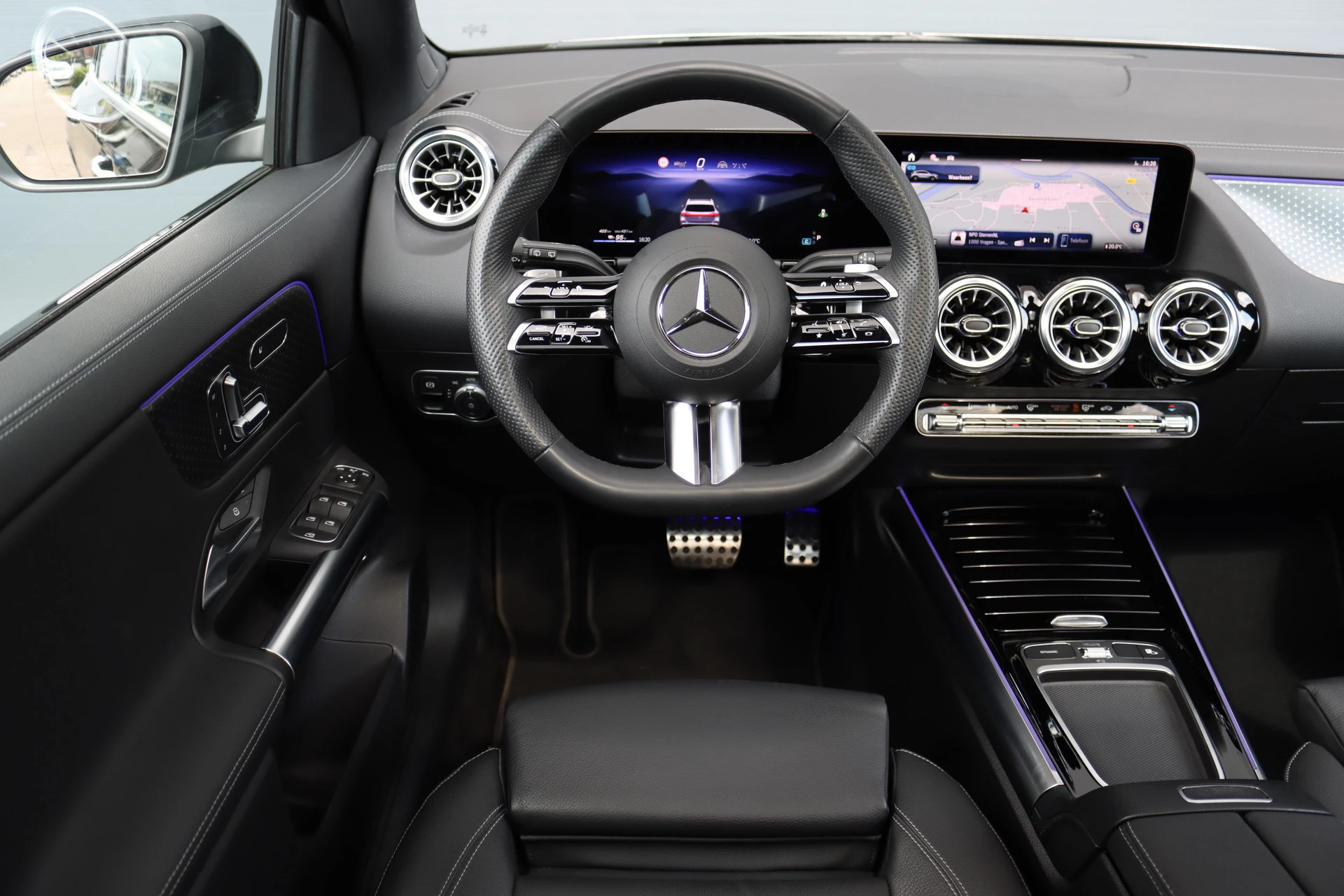 Hoofdafbeelding Mercedes-Benz EQA