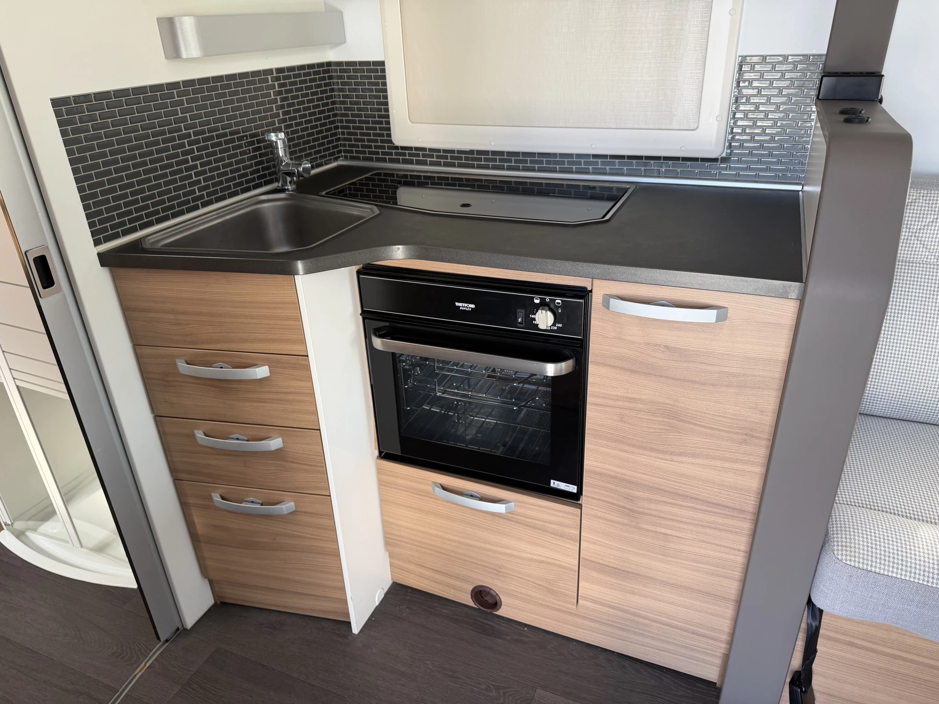 Hoofdafbeelding Adria MATRIX 600 DT