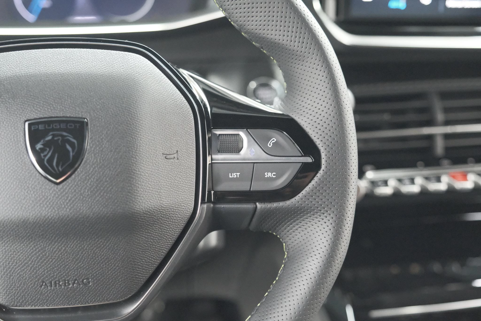 Hoofdafbeelding Peugeot e-2008