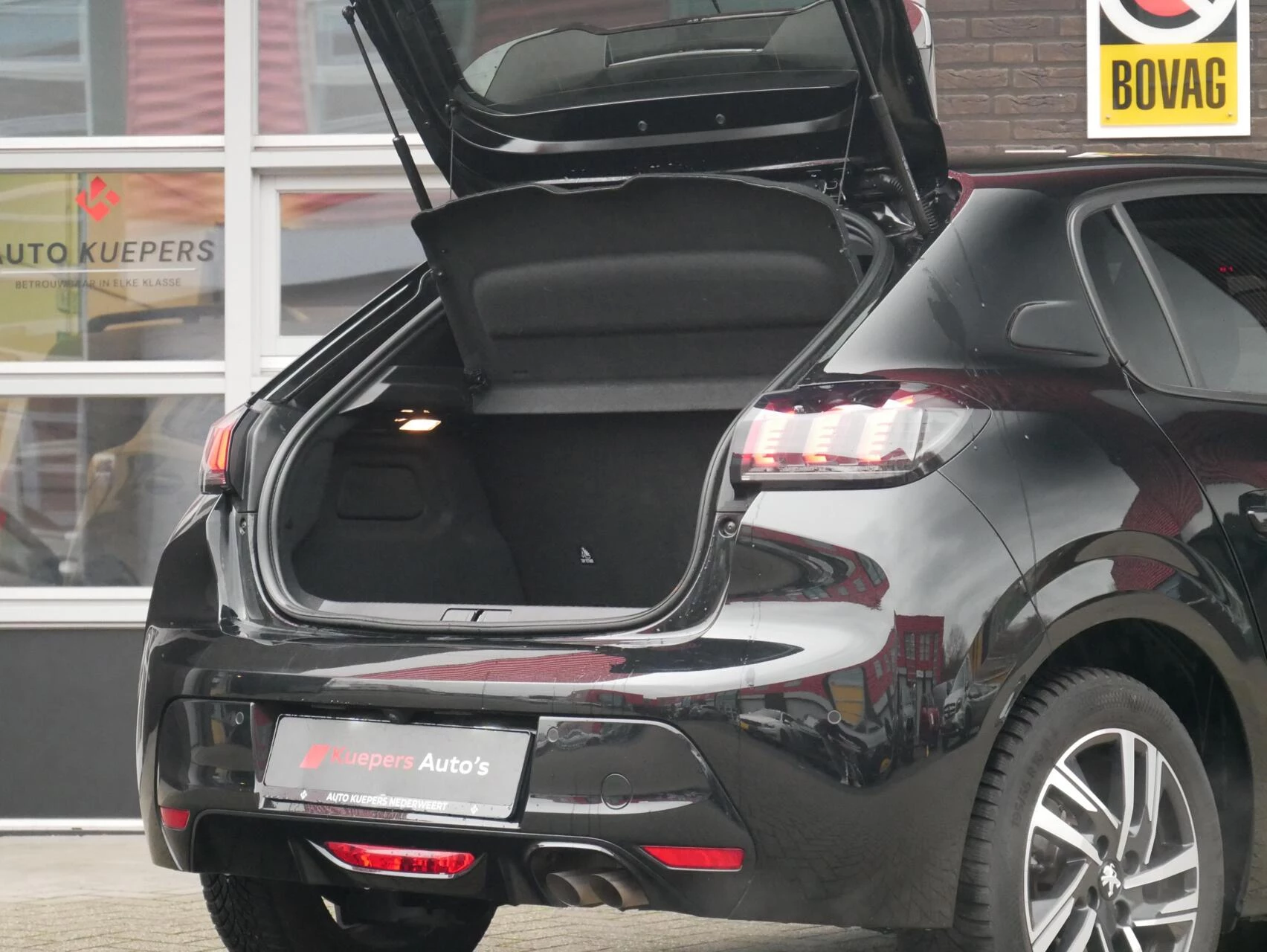 Hoofdafbeelding Peugeot 208