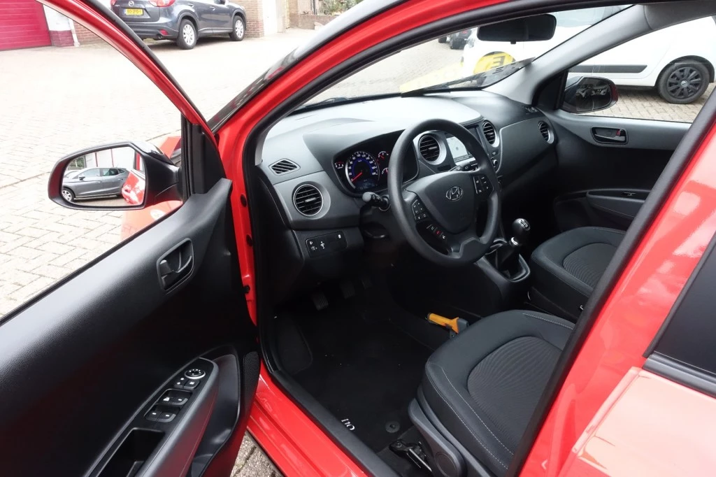 Hoofdafbeelding Hyundai i10