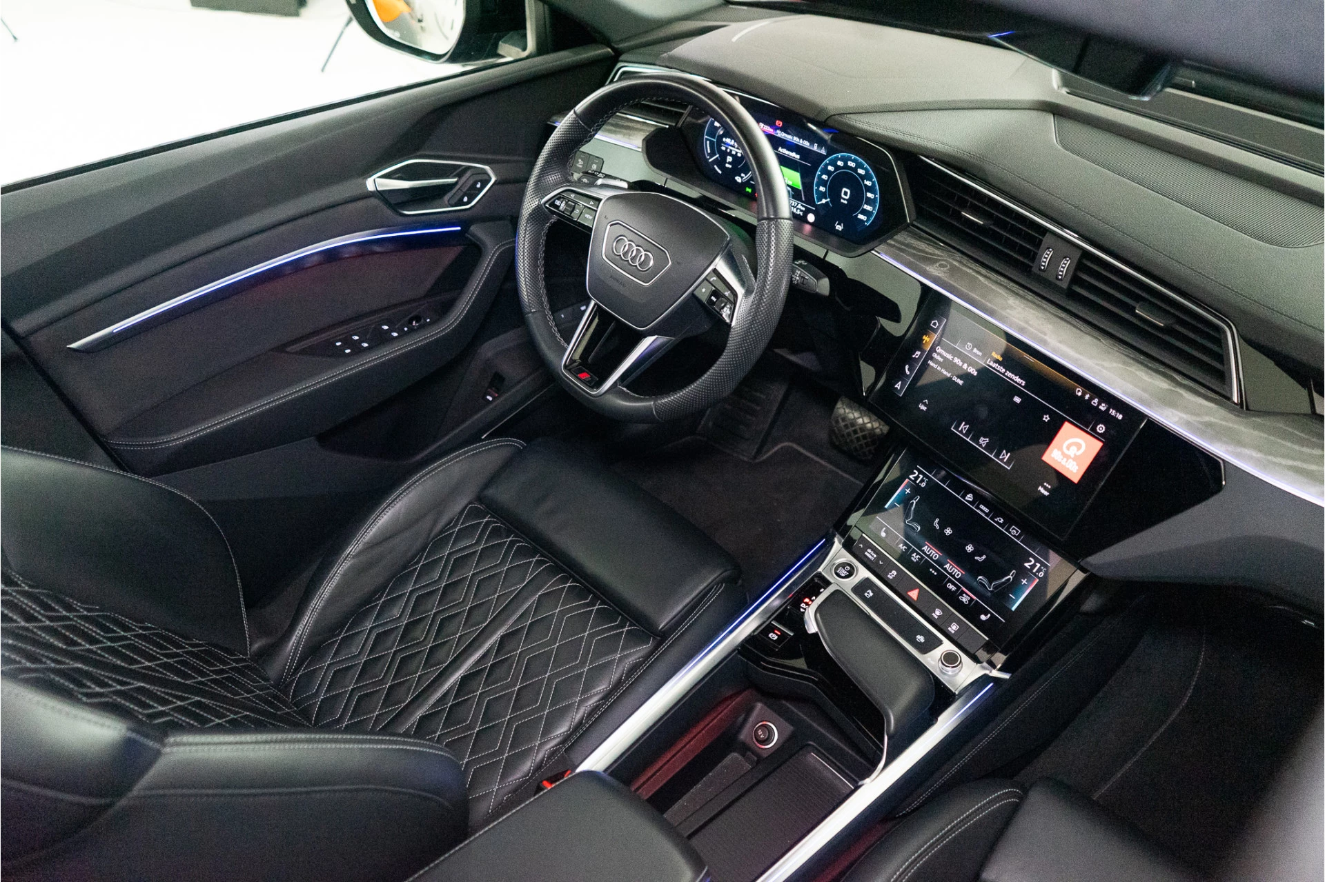 Hoofdafbeelding Audi e-tron