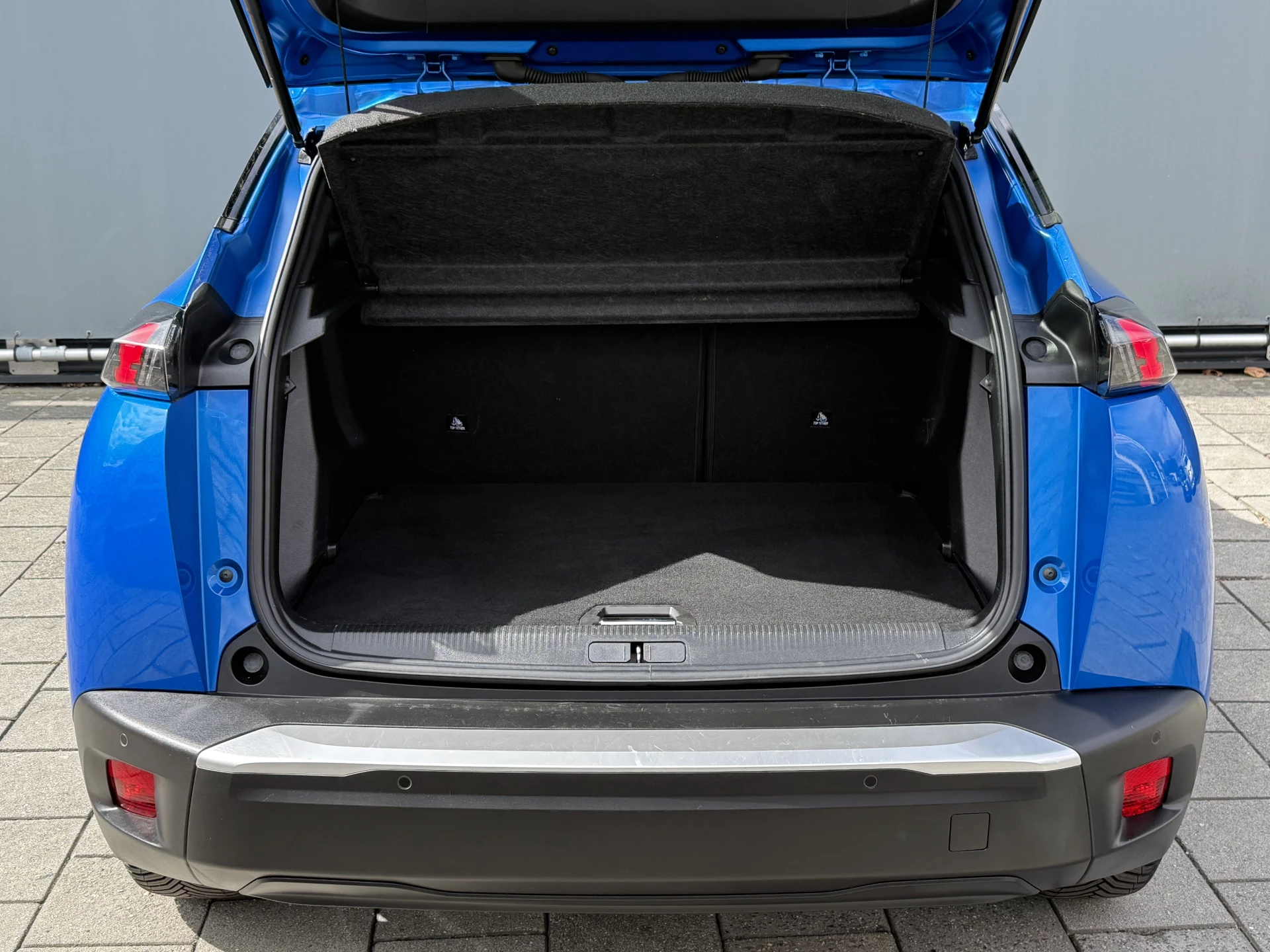 Hoofdafbeelding Peugeot e-2008