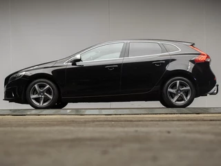 Volvo V40 2.0 D2 R-Design Business Sport (NAVI,CRUISE,PDC,STOELVERWARMING,LED,LEDER/ALCANTARA,SPORTSTOELEN,LM VELGEN,NETTE STAAT)