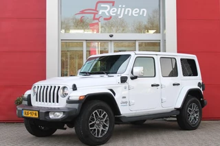 Hoofdafbeelding Jeep Wrangler Jeep Wrangler Unlimited 4xe 380PK SAHARA OVERLAND | TRAILRATED | NAVIGATIE | APPLE CARPLAY/ANDROID AUTO | ACHTER/VOOR CAMERA | UITNEEMBARE DAKPLATEN | HARDTOP IN KLEUR | LEDEREN BEKLEDING | STOEL/STUUR VERWARMING | LED KOPLAMPEN | ADAPTIVE CRUISE CONTROL | TREE PLANKEN | HARD WHEELCOVER |