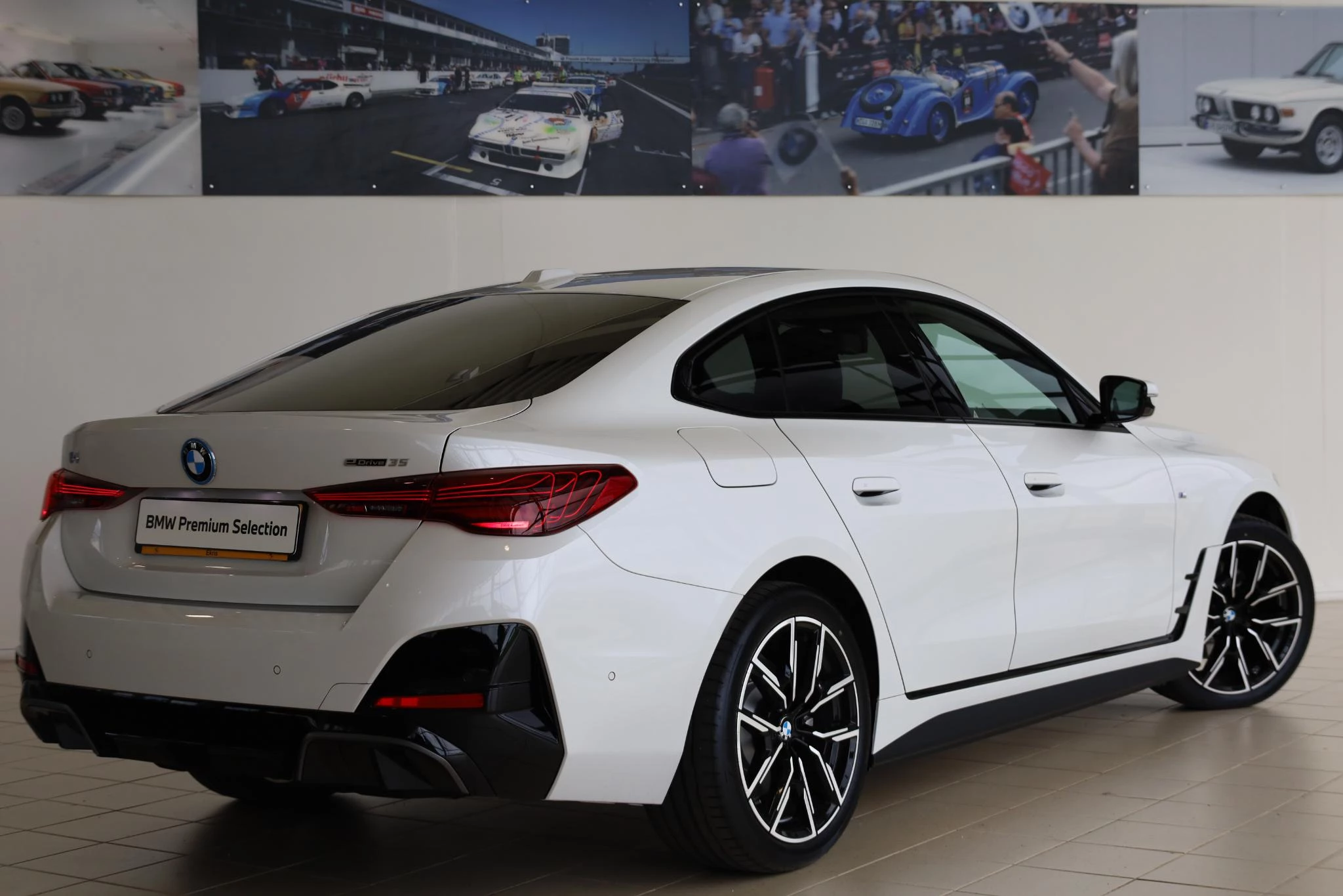 Hoofdafbeelding BMW i4