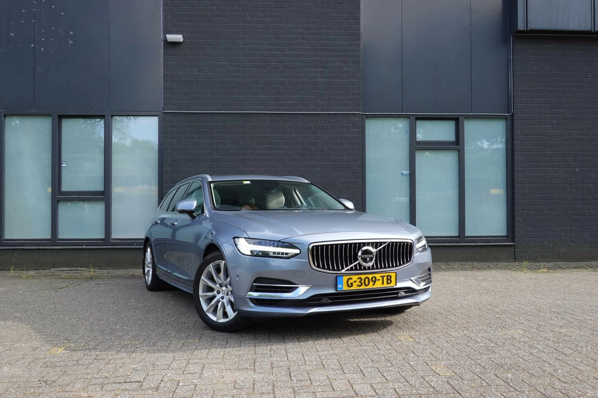 Hoofdafbeelding Volvo V90