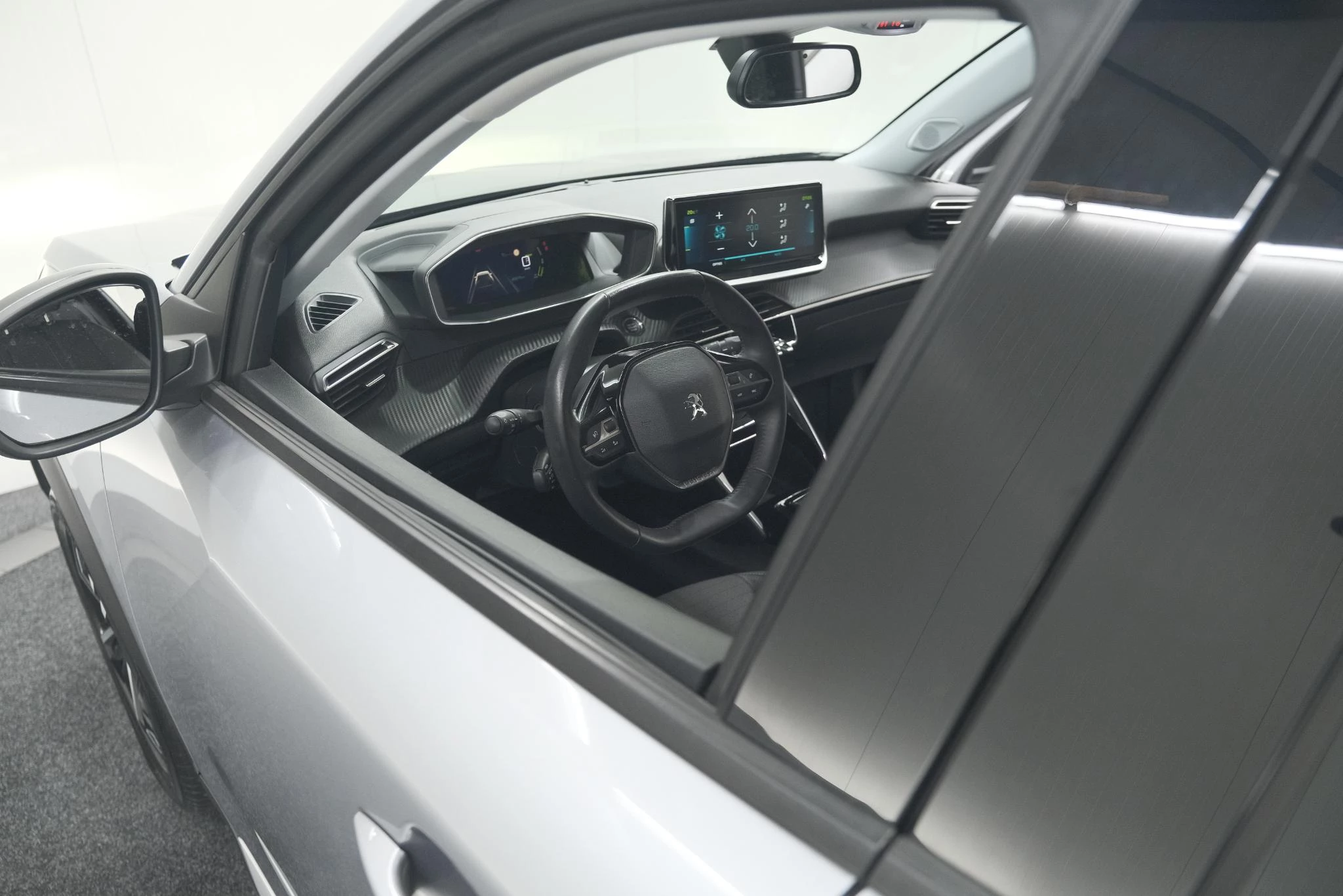 Hoofdafbeelding Peugeot e-2008
