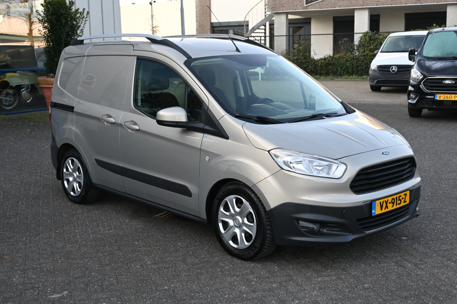 Hoofdafbeelding Ford Transit Courier