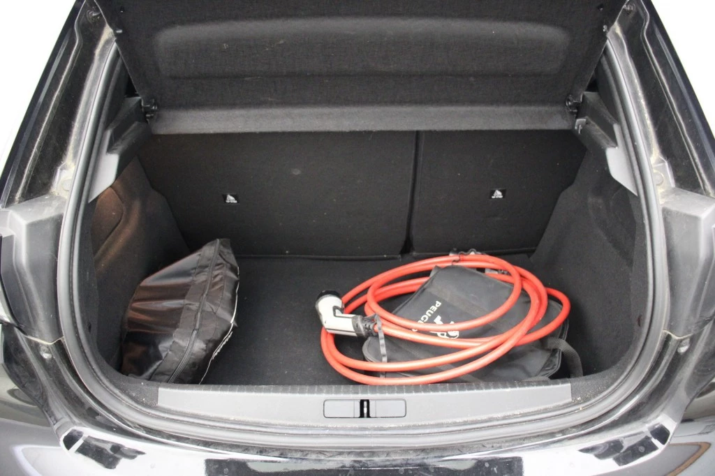 Hoofdafbeelding Peugeot e-208