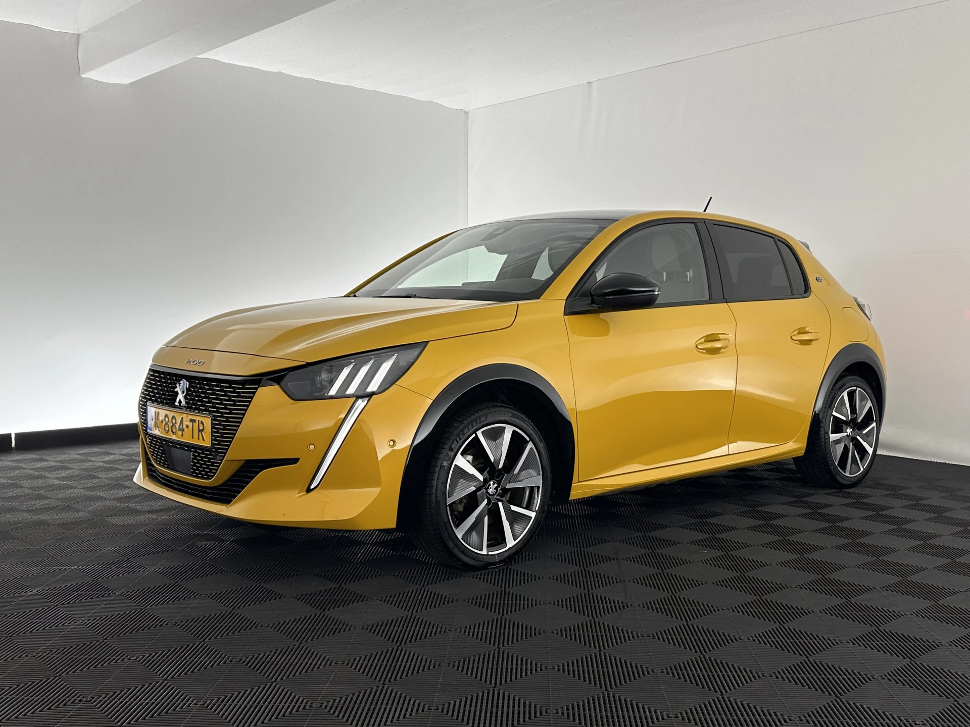 Hoofdafbeelding Peugeot e-208