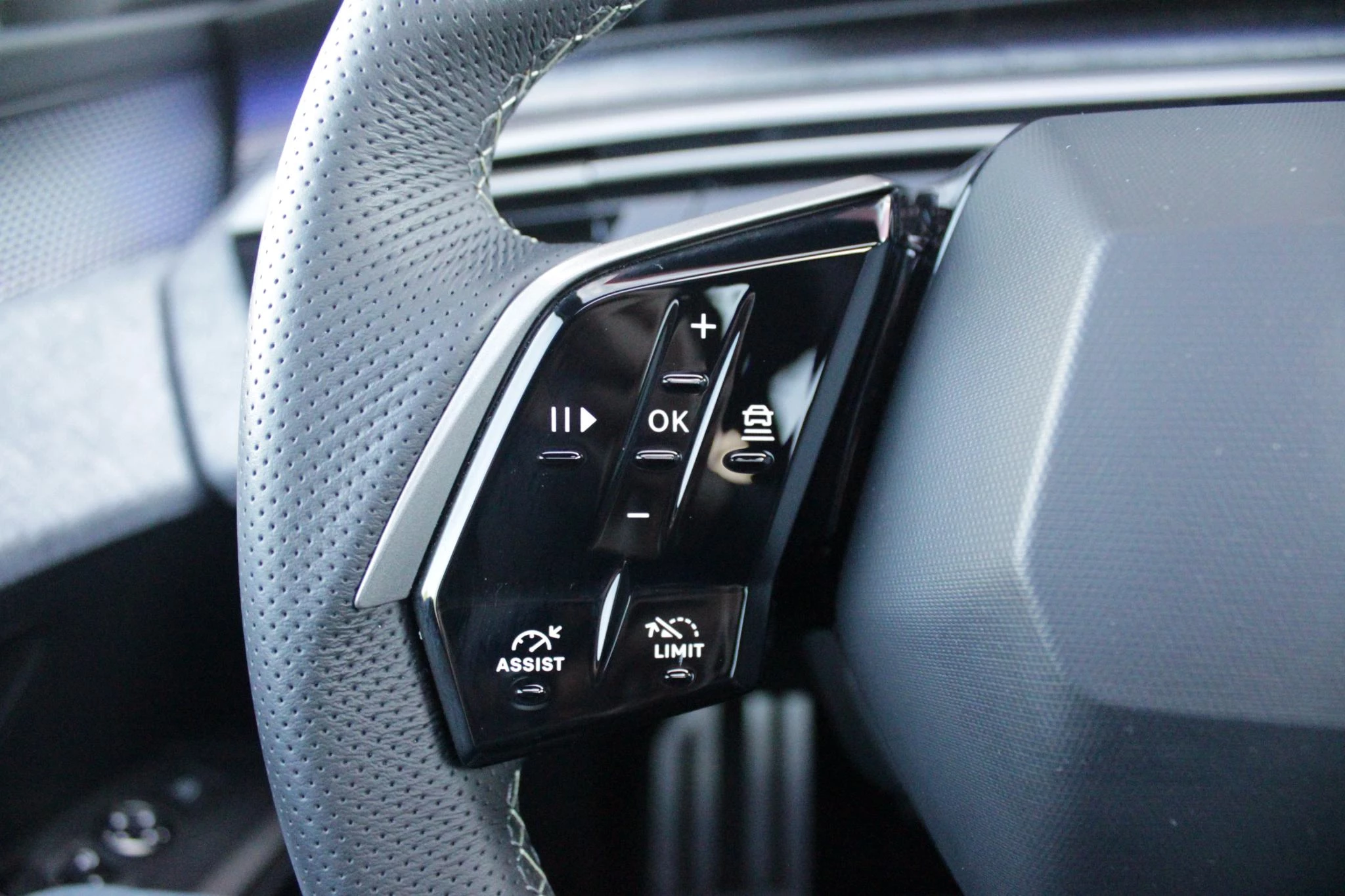 Hoofdafbeelding Peugeot e-5008