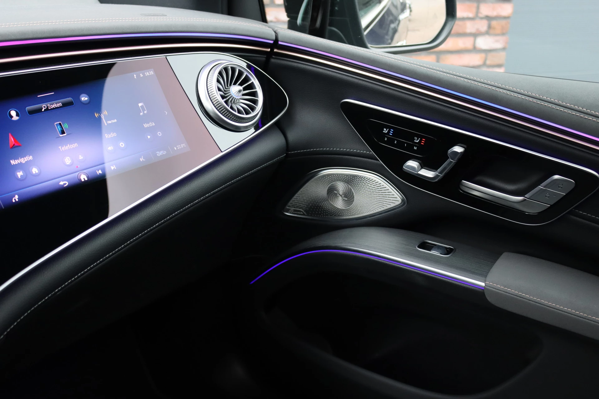 Hoofdafbeelding Mercedes-Benz EQS