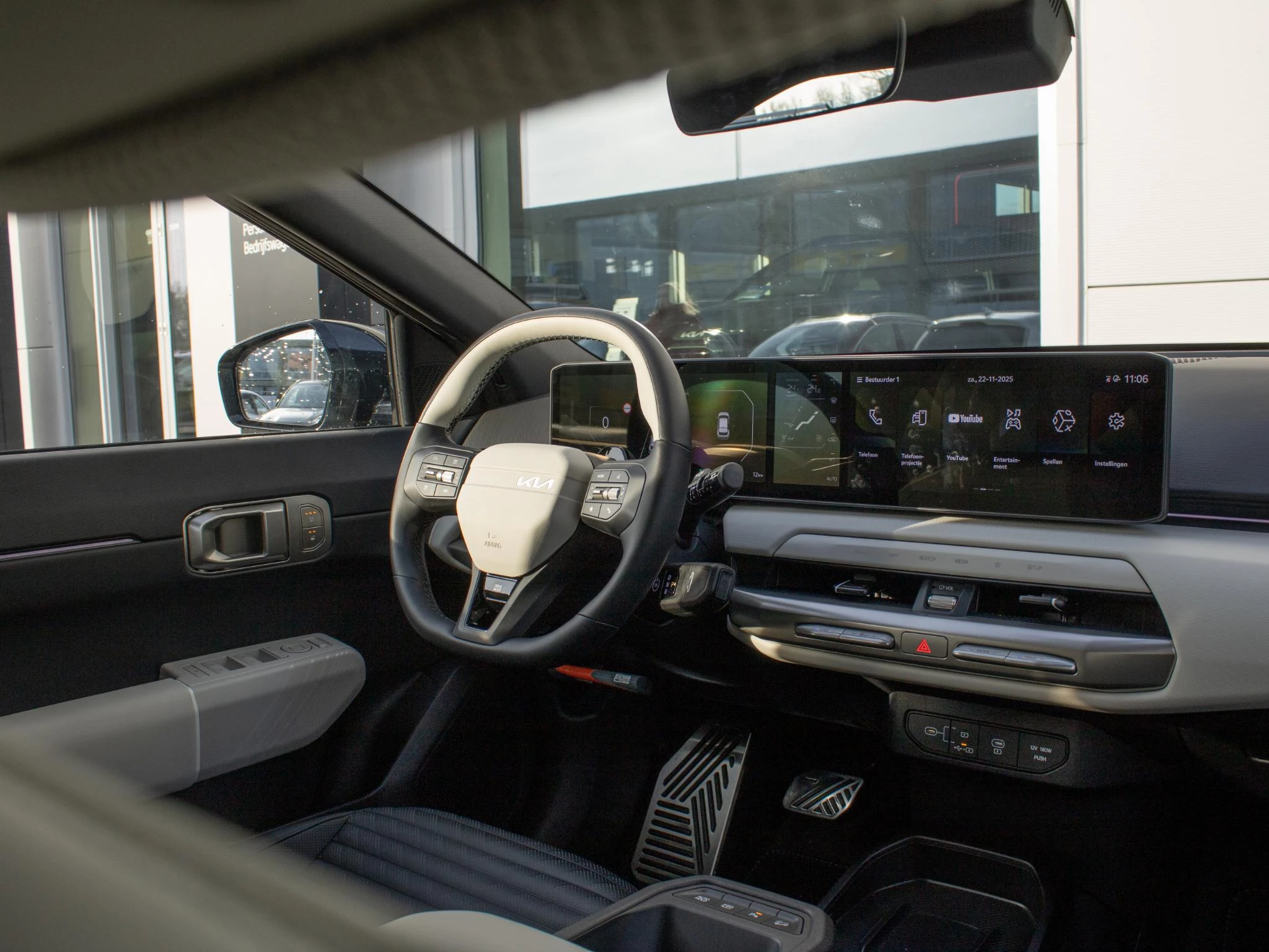 Hoofdafbeelding Kia EV4