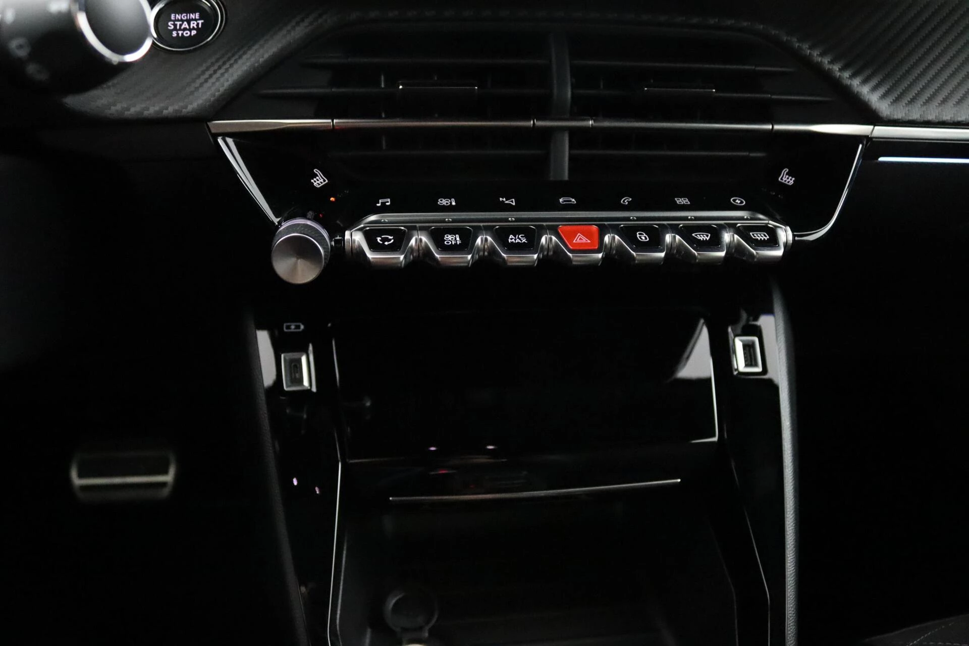 Hoofdafbeelding Peugeot e-2008