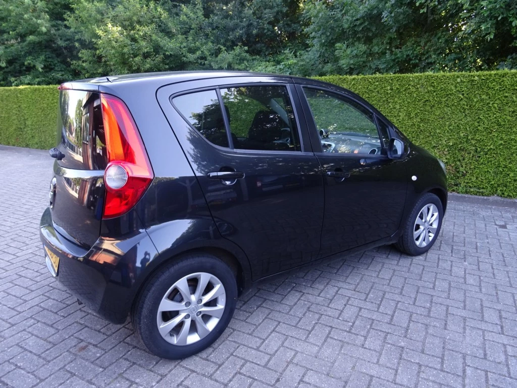 Hoofdafbeelding Opel Agila