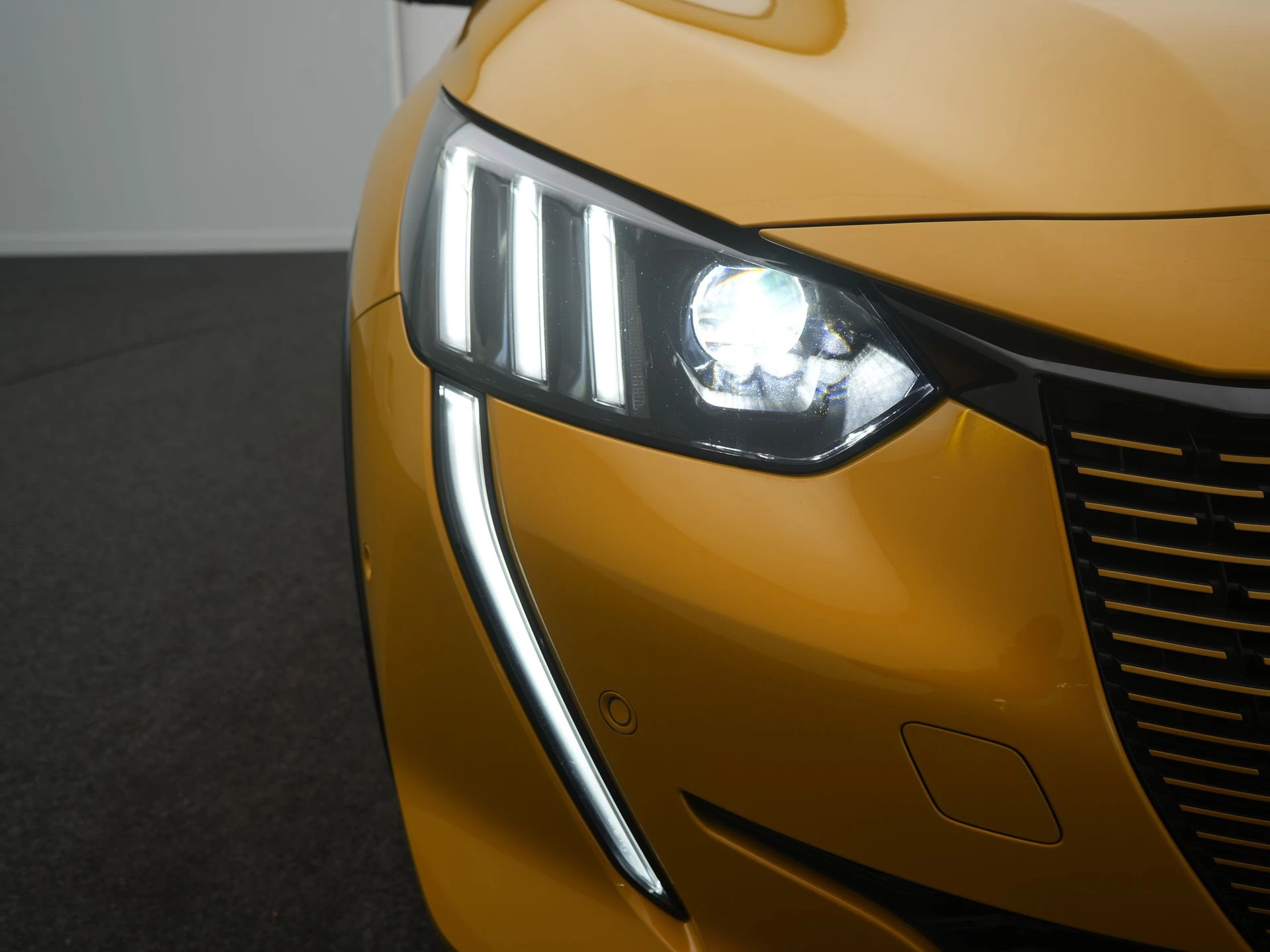 Hoofdafbeelding Peugeot e-208