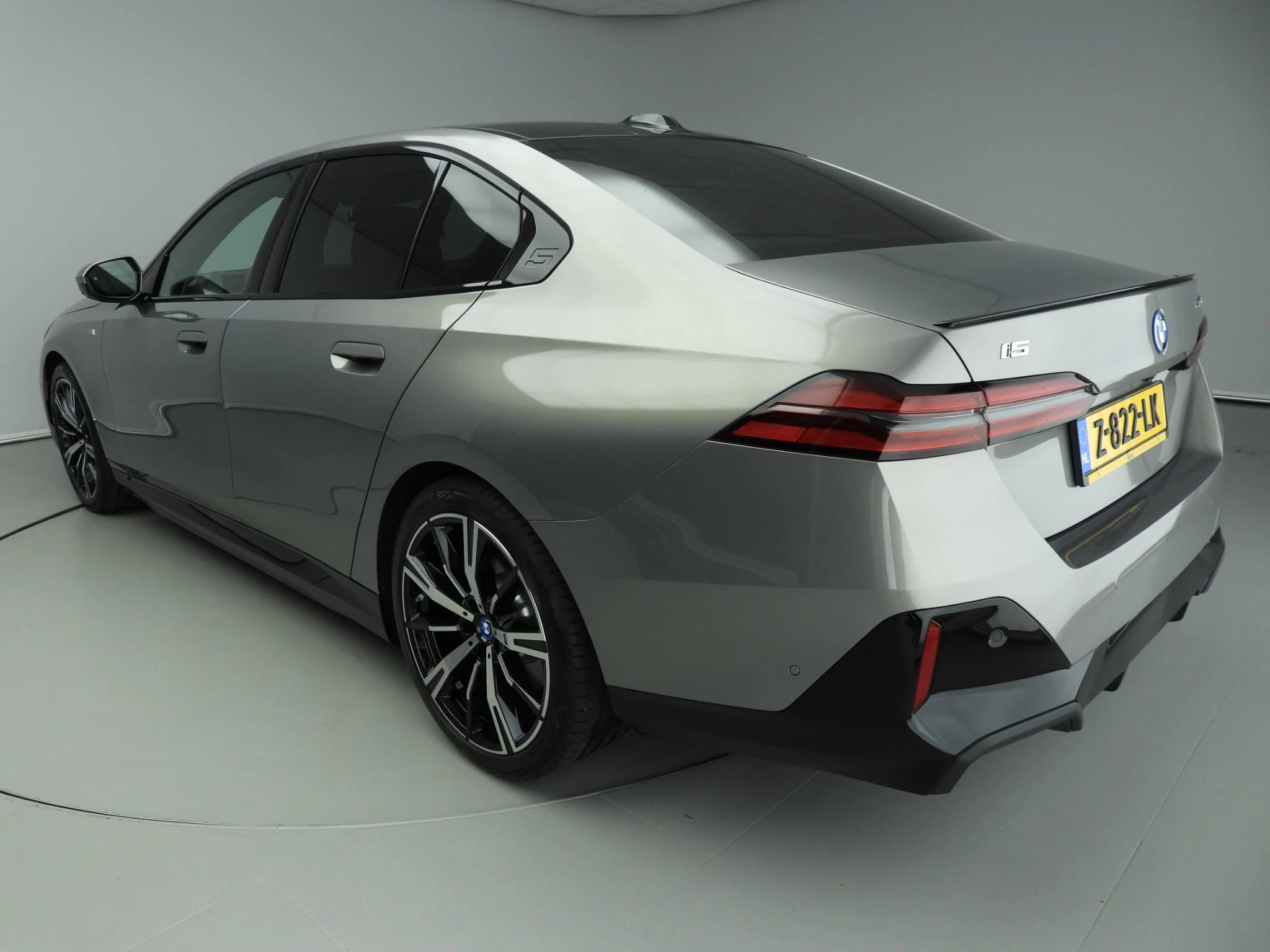 Hoofdafbeelding BMW i5