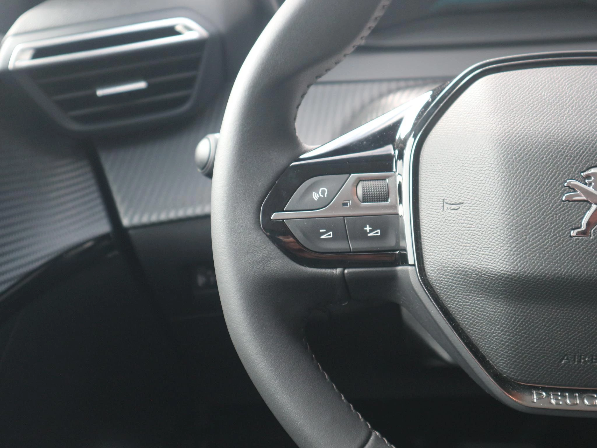 Hoofdafbeelding Peugeot e-208