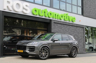Hoofdafbeelding Porsche Cayenne Porsche Cayenne 3.0 E-Hybrid | NAP | PANO | HUD | MEMORY | SPORTUITLAAT | BOSE | STUURVERW |
