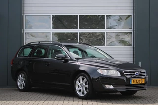Hoofdafbeelding Volvo V70 Volvo V70 1.6 T4 Nordic+ Automaat Clima/Cruise/Navi/Xenon/Leder/Stoelverwarming/Bluetooth/Trekhaak/Dealeronderhouden/APK:12-8-2026