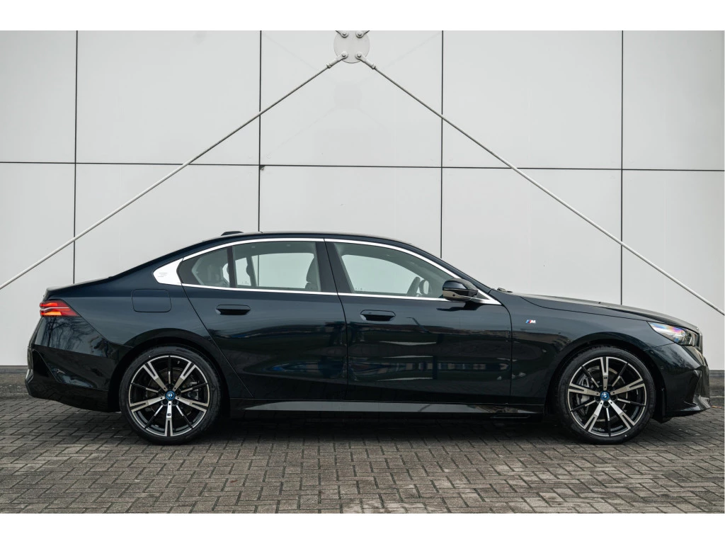 Hoofdafbeelding BMW i5