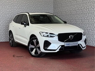 Hoofdafbeelding Volvo XC60 Volvo XC60 2.0 T6 350PK PHEV AWD PLUS DARK LONG RANGE PANO HARMAN-KARDON 360CAM ELEK.KLEP STUUR/STOEL VERW. Plug in Hybrid