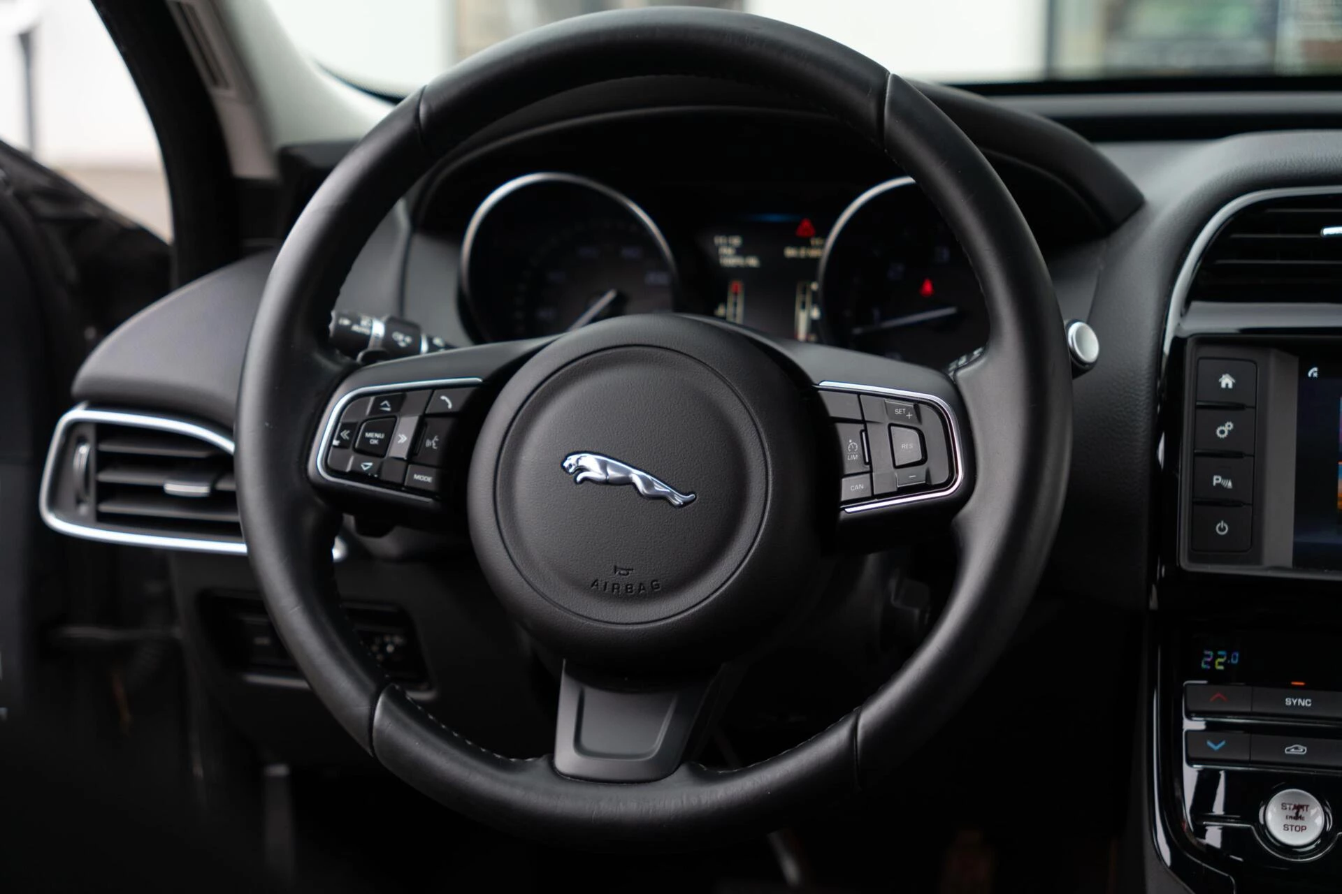 Hoofdafbeelding Jaguar XE