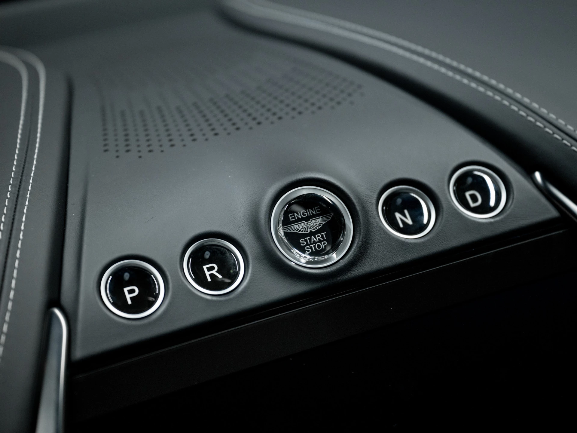 Hoofdafbeelding Aston Martin DBX