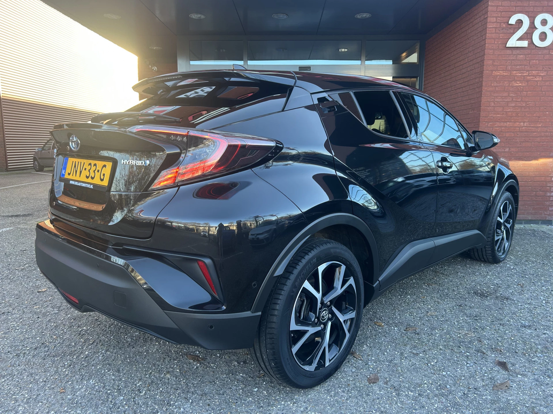 Hoofdafbeelding Toyota C-HR