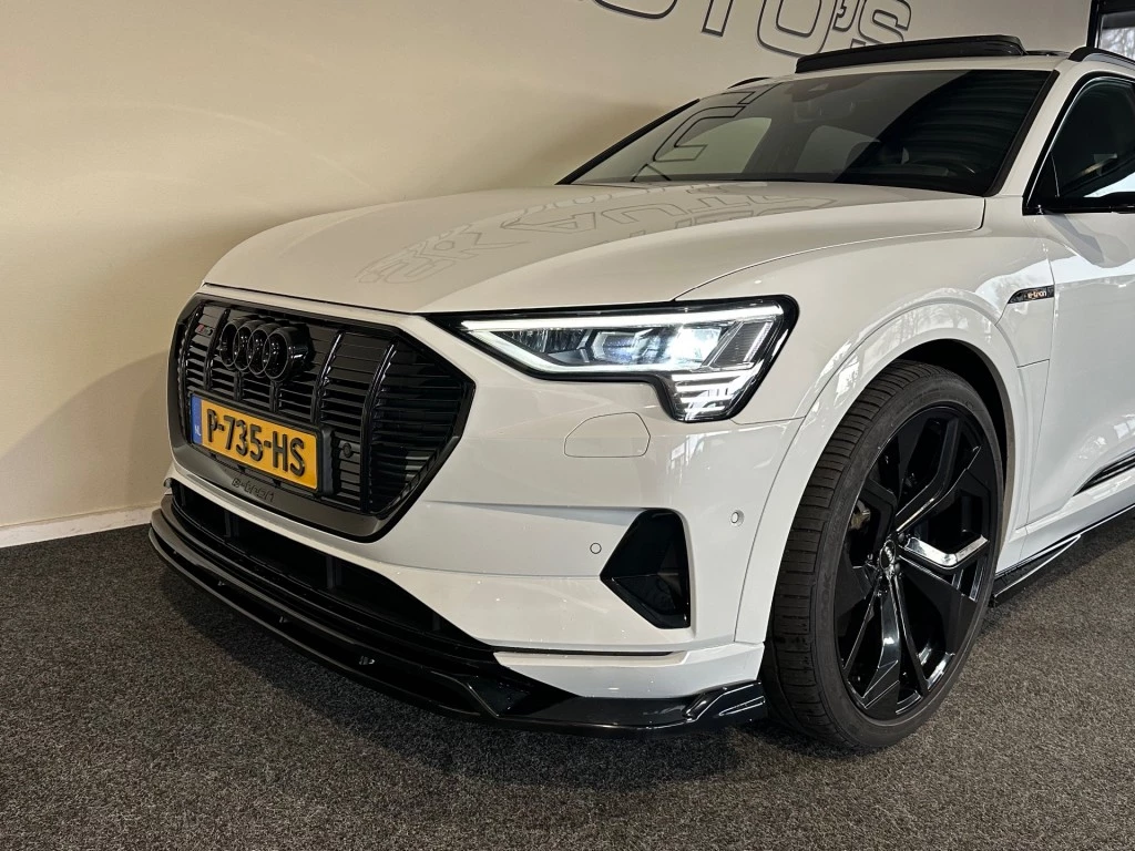 Hoofdafbeelding Audi e-tron