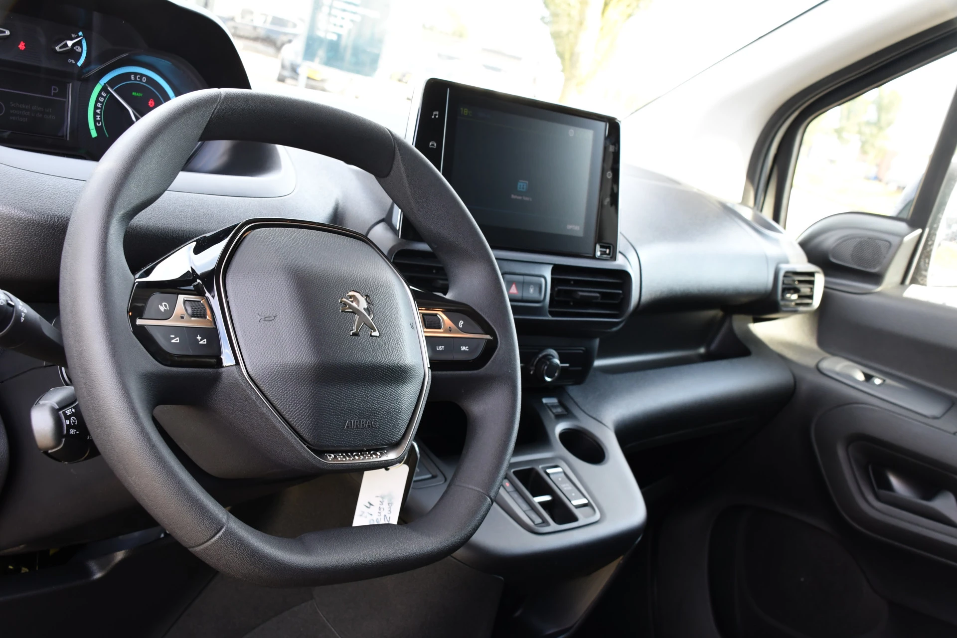 Hoofdafbeelding Peugeot Partner