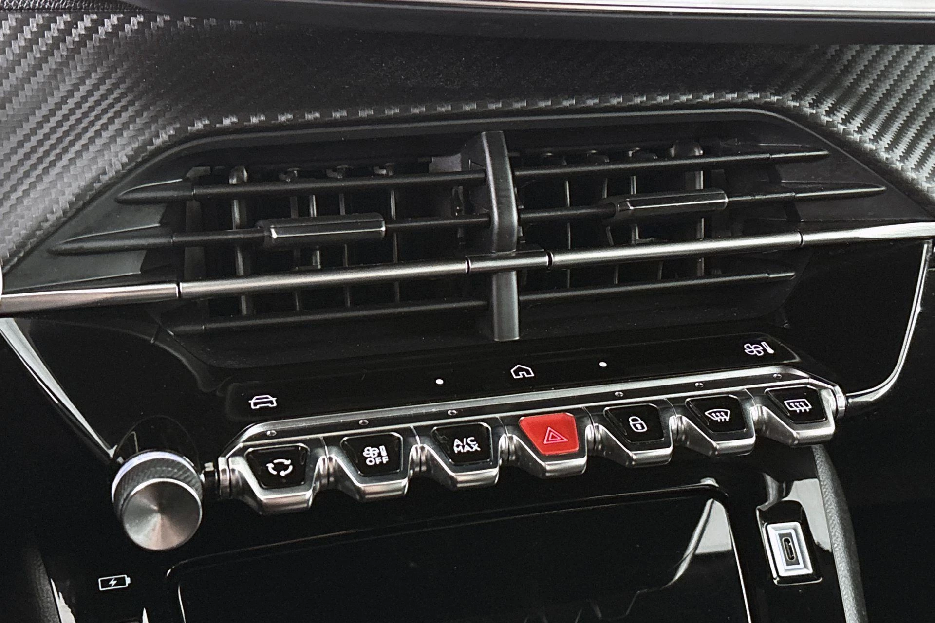 Hoofdafbeelding Peugeot e-2008