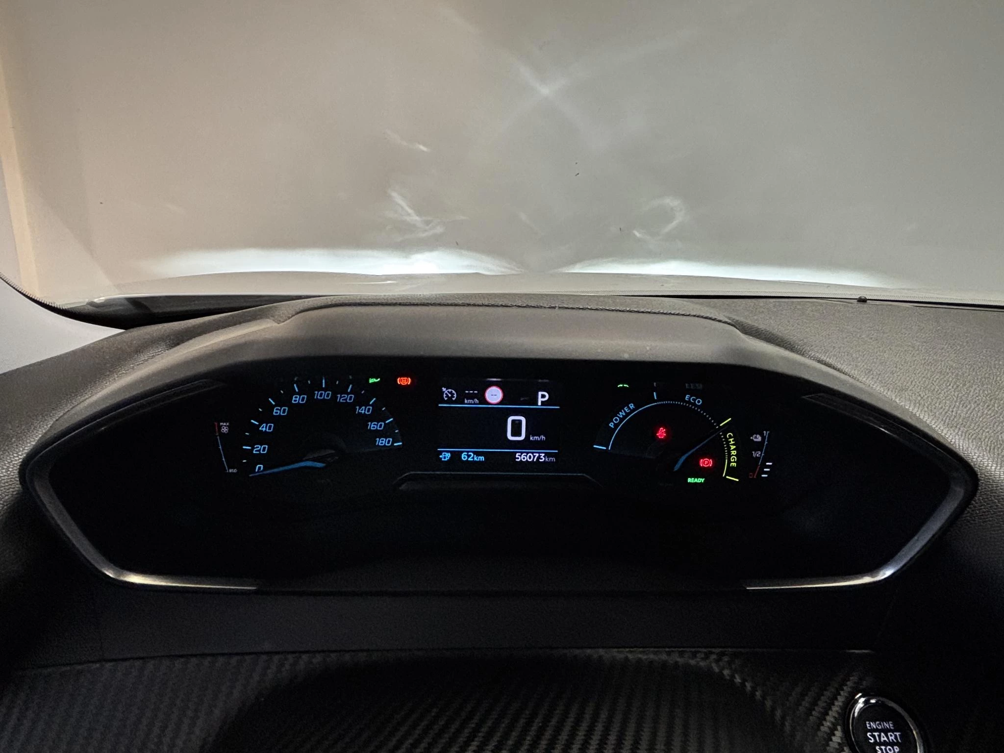 Hoofdafbeelding Peugeot e-2008