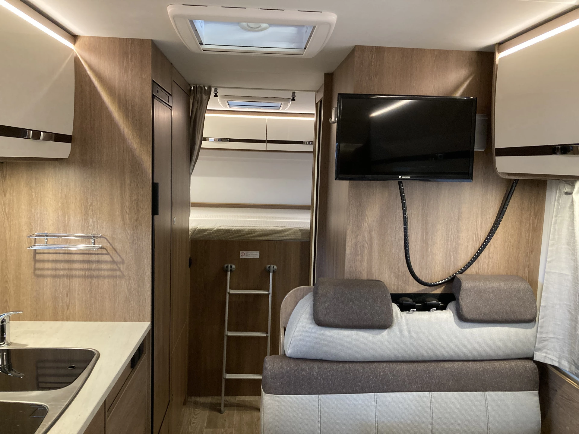 Hoofdafbeelding Dethleffs Trend A 6977 Alkoof | 6 Persoons | 150 PK | 2019 | Luxe en Bomvol