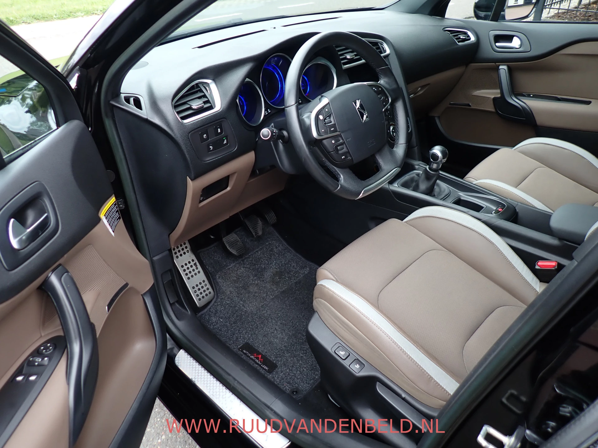 Hoofdafbeelding DS DS 4