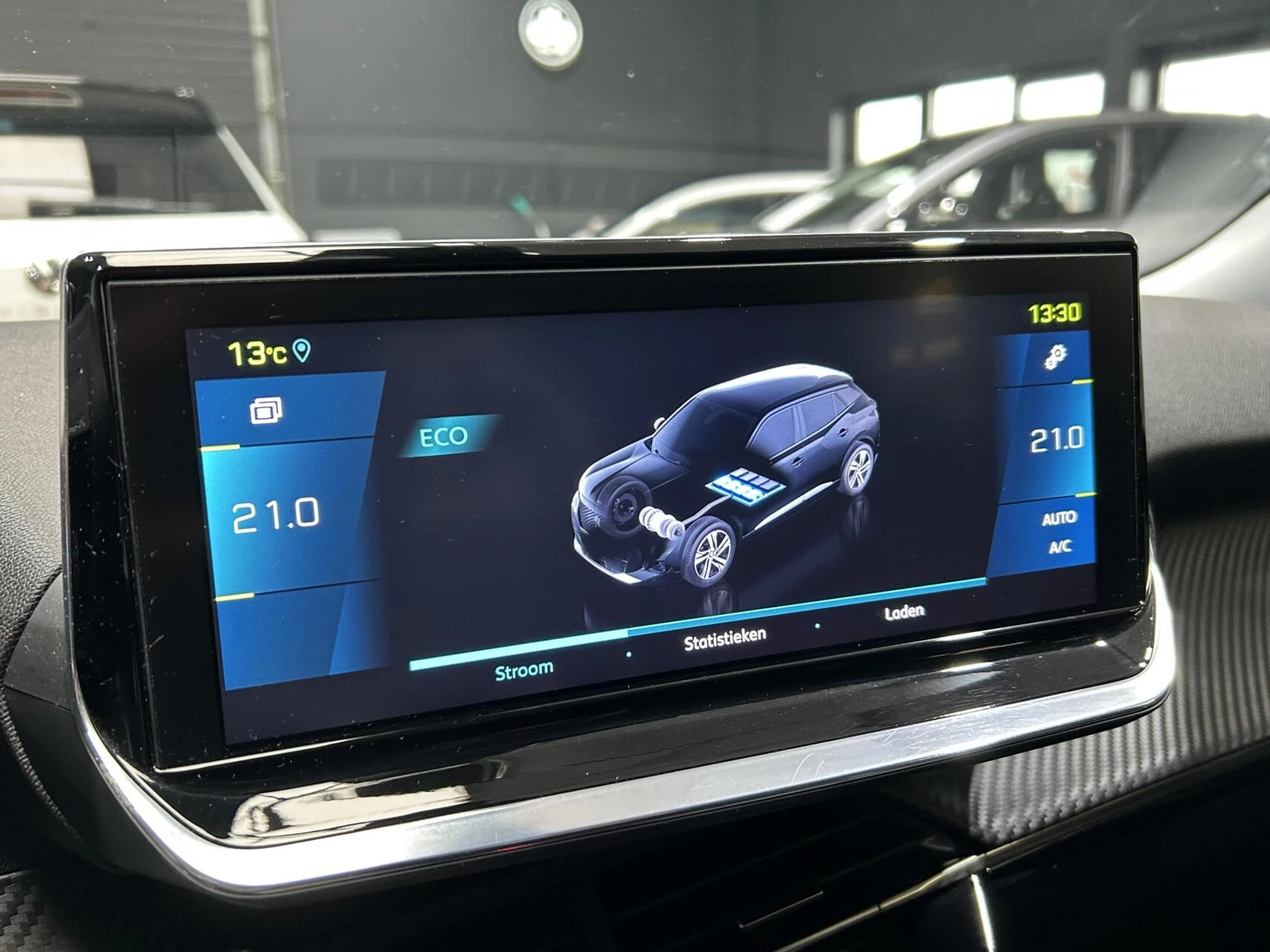 Hoofdafbeelding Peugeot e-2008