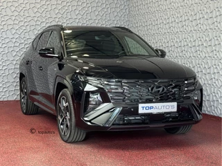 Hyundai Tucson NIEUWE AUTO 1.6 T-GDI PHEV 252PK 4WD N-LINE SKY PANO. 360.CAMERA ELEK.KLEP ELEK.STOEL/GEHEUG.VERWARMD SUBWFR 19''LMV ZWARTE HEMEL HEADUP STOELKOELING STUURVERW. PLUG IN HYBRIDE - 5 JAAR GARANTIE