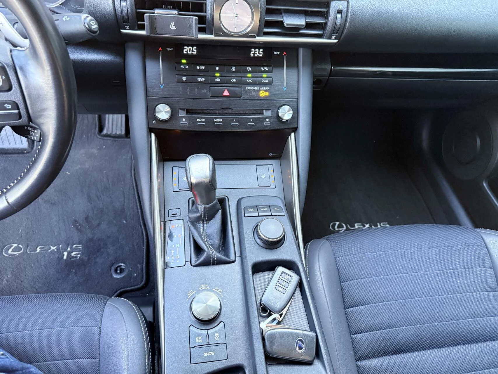 Hoofdafbeelding Lexus IS