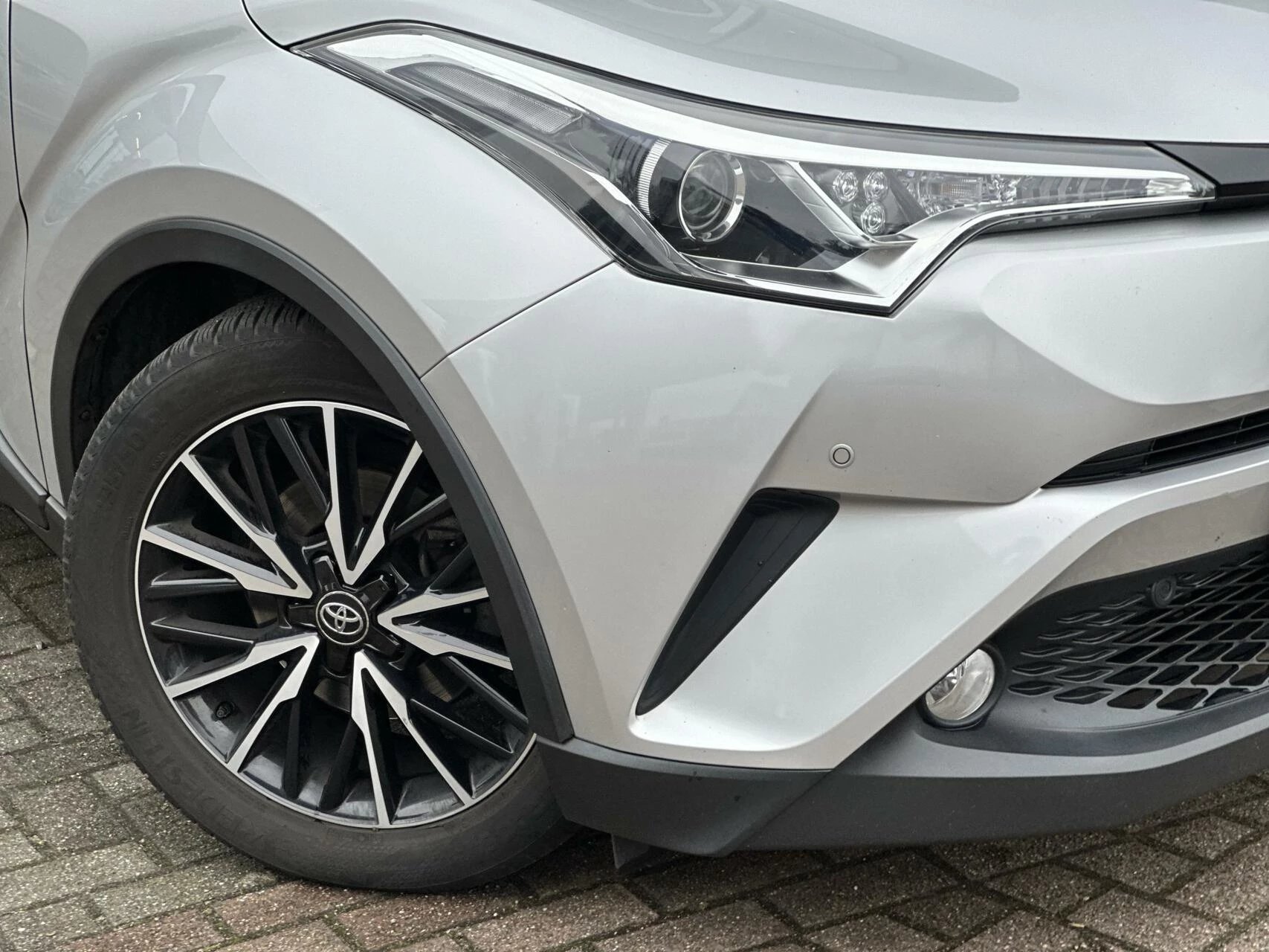 Hoofdafbeelding Toyota C-HR