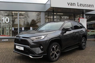 Hoofdafbeelding Toyota RAV4 Toyota RAV4 2.5 PLUG-IN AWD HYBRID BI-TONE AFN.TREKHAAK DODEHOEKDETECTIE STOEL/STUUR&WISSERVERW. EL-A>KLEP CAMERA LED KEYLESS