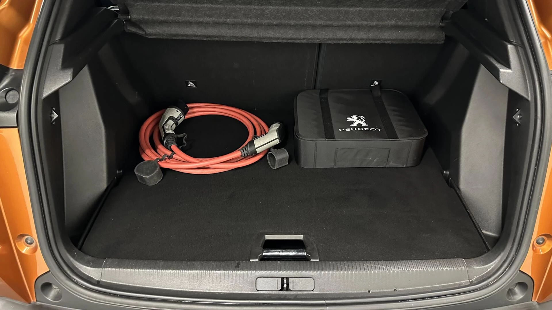 Hoofdafbeelding Peugeot e-2008