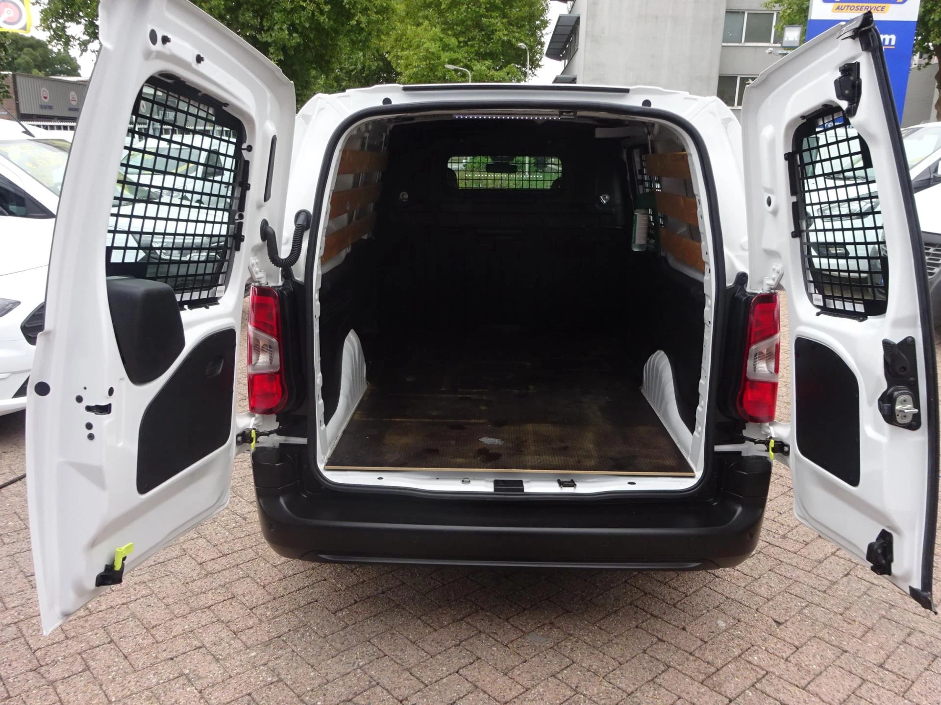 Hoofdafbeelding Peugeot Partner