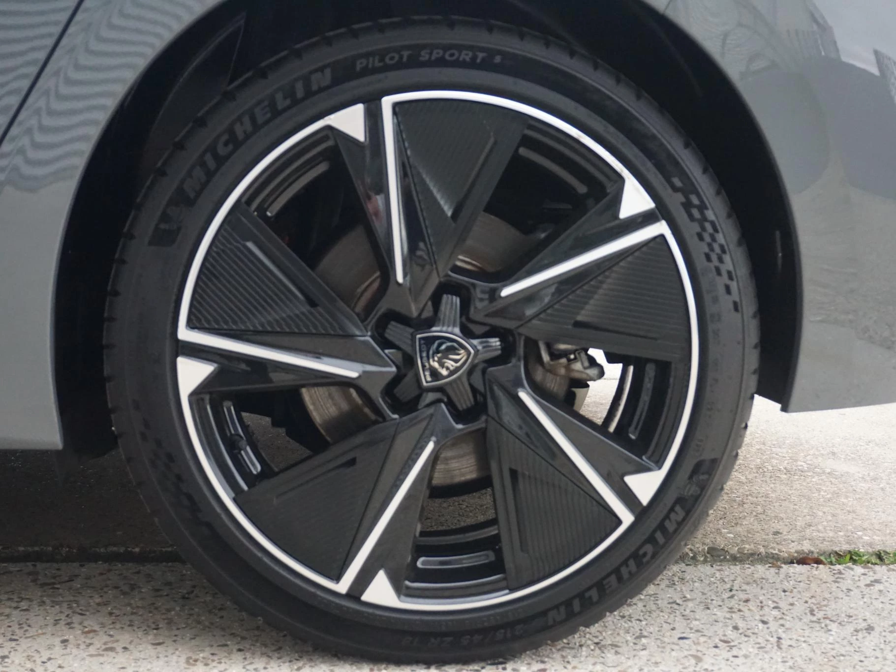 Hoofdafbeelding Peugeot e-308